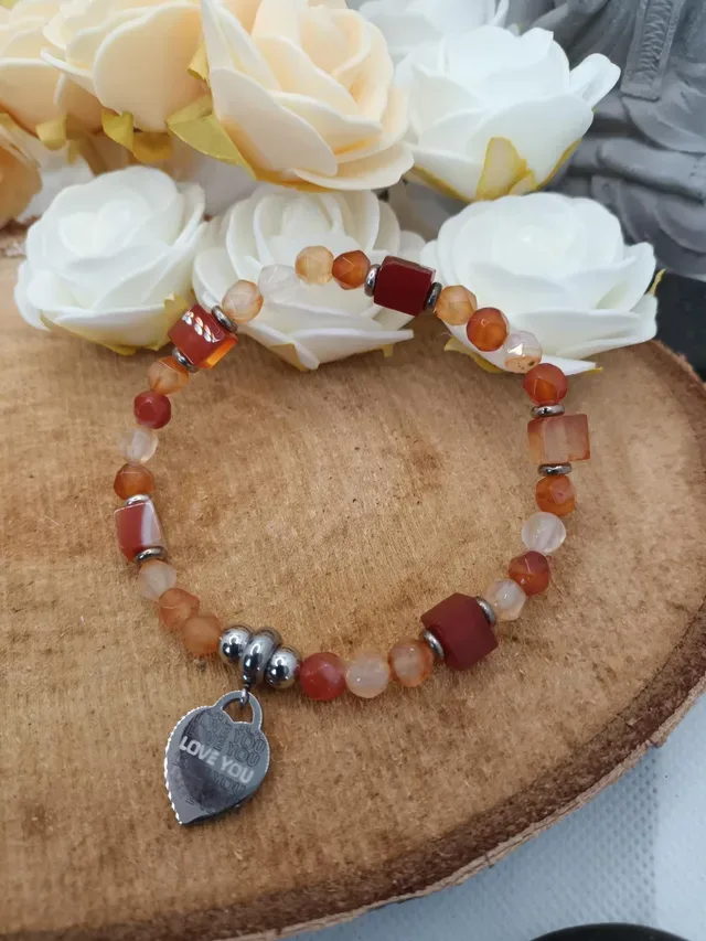 Bracelet cornaline cubes et facettes, cœur