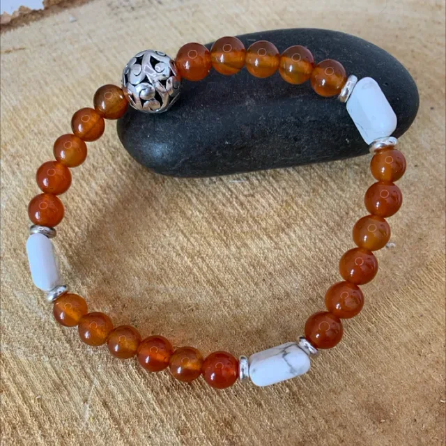 Bracelet simple agate cornaline rouge et howlite carrée